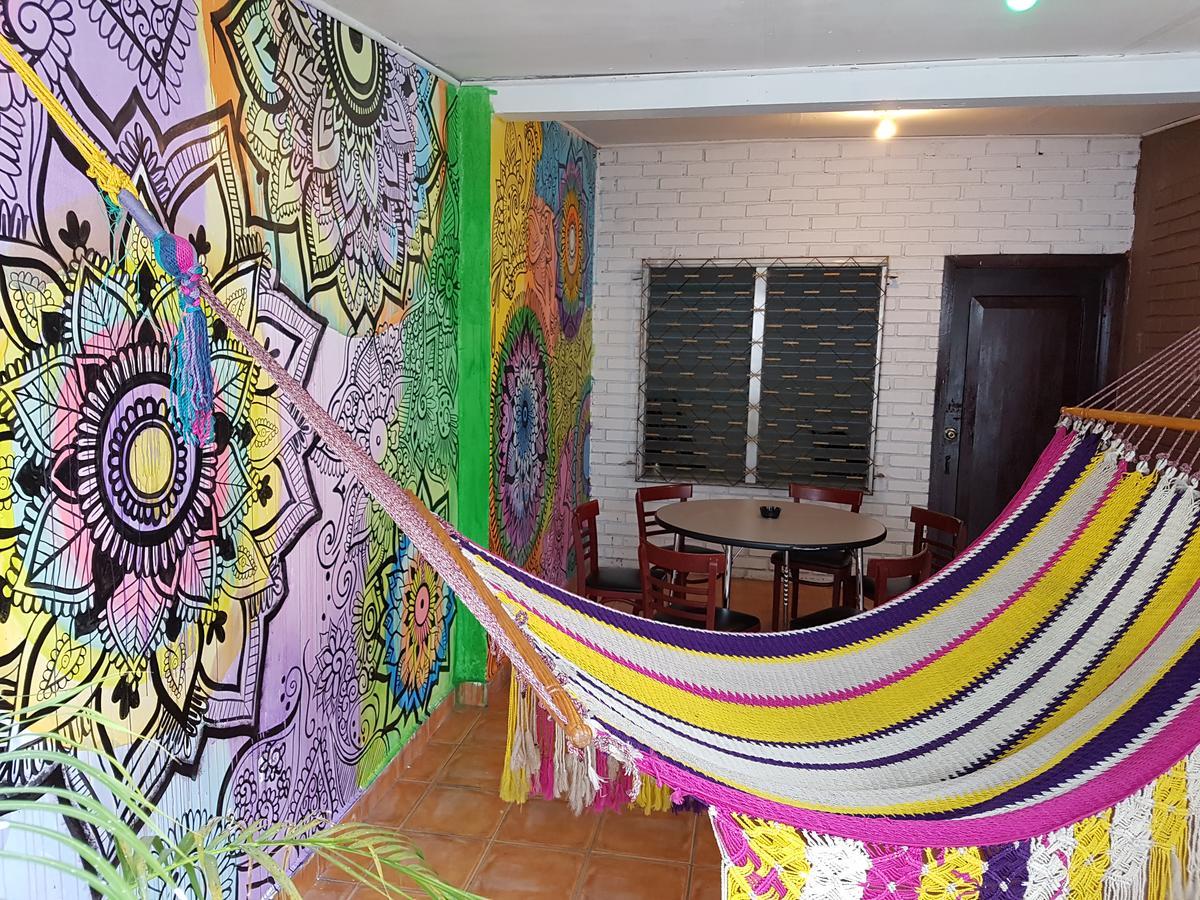 Hostal Aqui Me Quedo San Pedro Sula Bagian luar foto