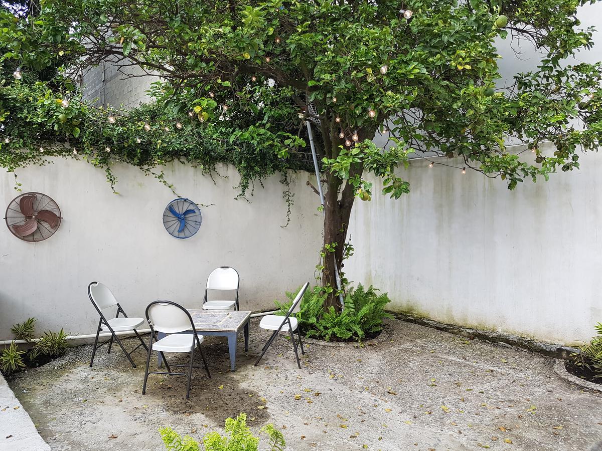 Hostal Aqui Me Quedo San Pedro Sula Bagian luar foto