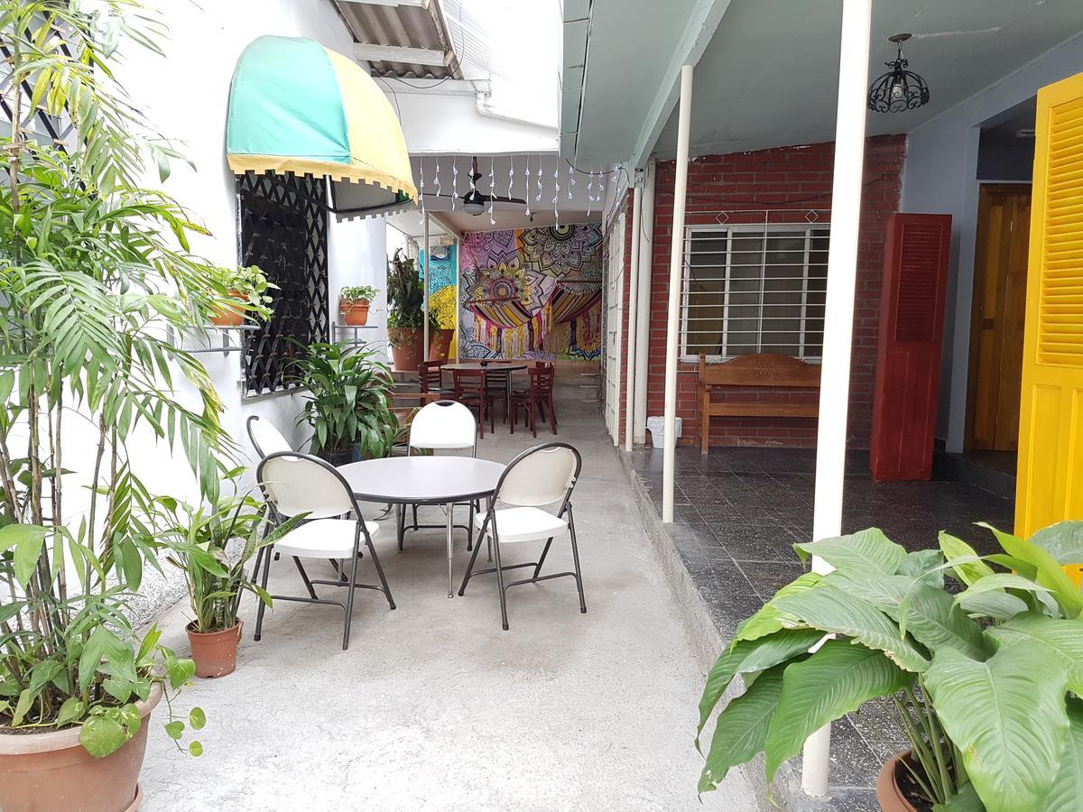 Hostal Aqui Me Quedo San Pedro Sula Bagian luar foto