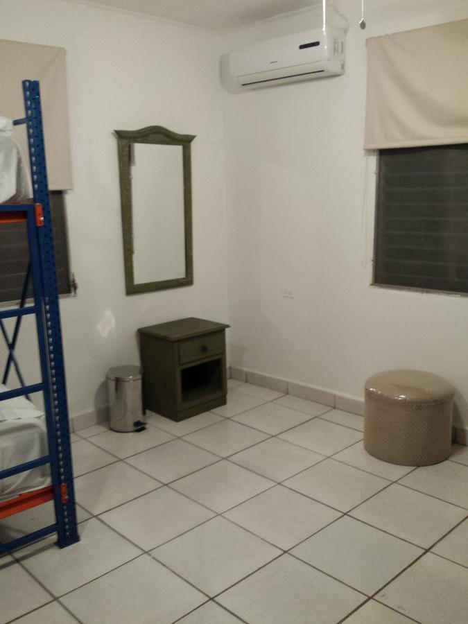 Hostal Aqui Me Quedo San Pedro Sula Bagian luar foto